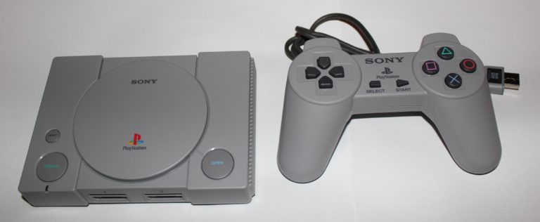 PLAYSTATION CLASSIC IN SUPER OFFERTA A 39,99 EURO, IL PREZZO PIÙ BASSO DI SEMPRE