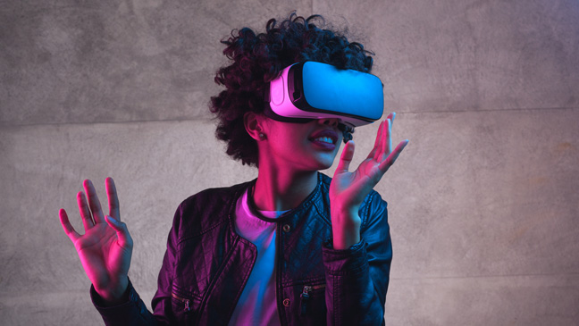 VR o non VR? Tra acquisizioni di Facebook, il No momentaneo di Phil Spencer e le risposte di Sony.