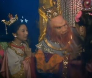 Il re Drago del Mare Orientale discute con moglie e figla